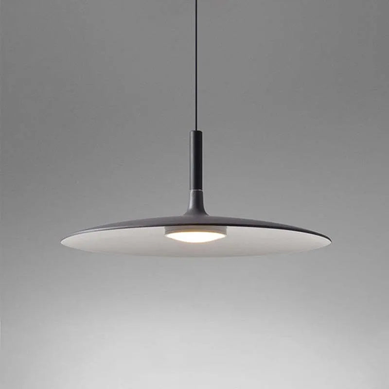 Moderne Minimalistische Hanglamp met Strakke Vormgeving en LED Verlichting