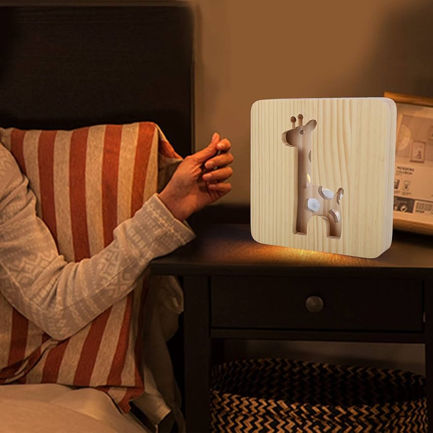 PineGlow – Houten Kinderlamp met Touch-Dimmer