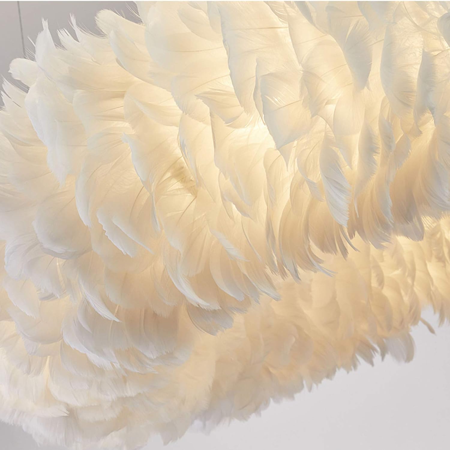 Fiora – Moderne Romantische Veer Chandelier