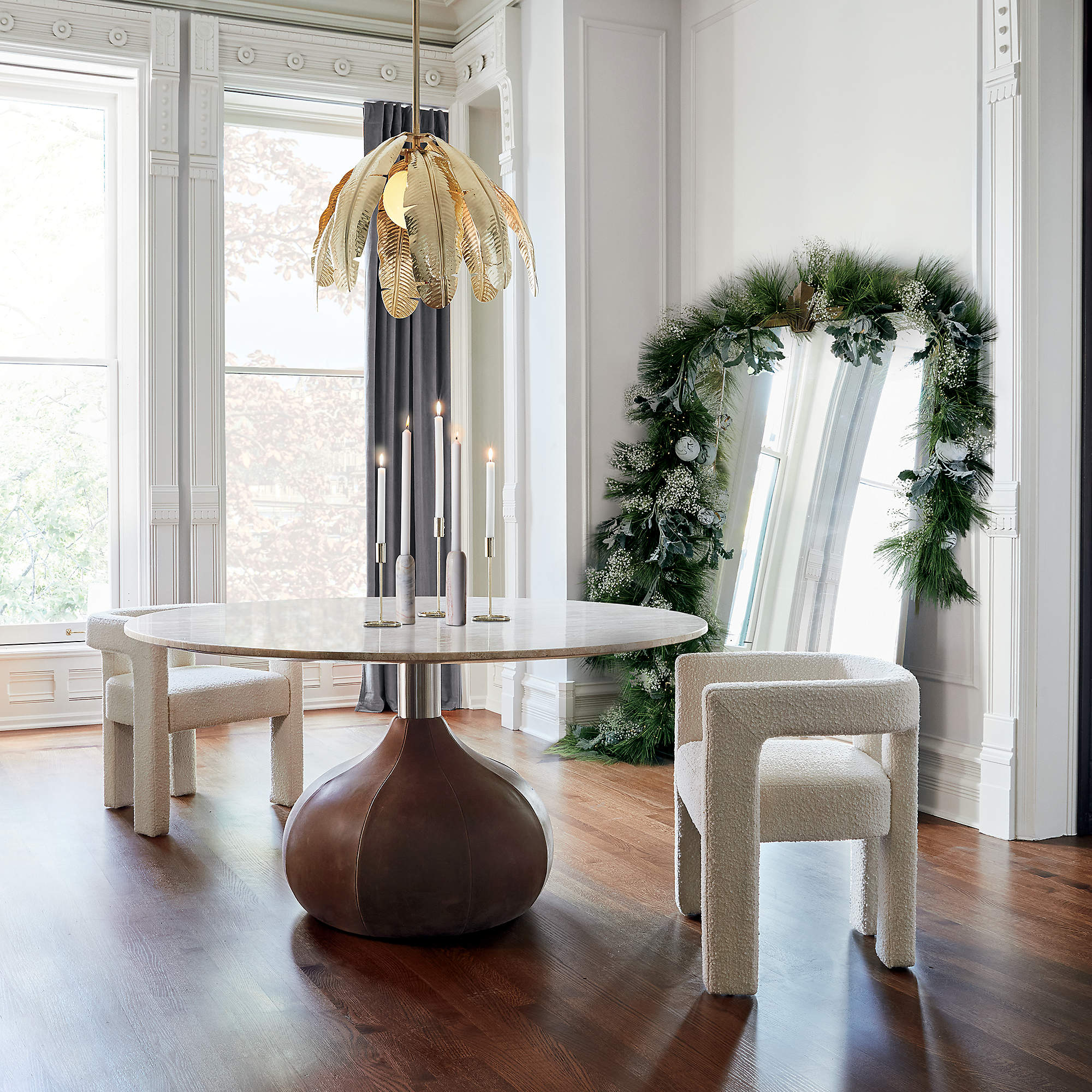 Lumière Chair – Moderne Bouclé Fauteuil met Omhullend Design
