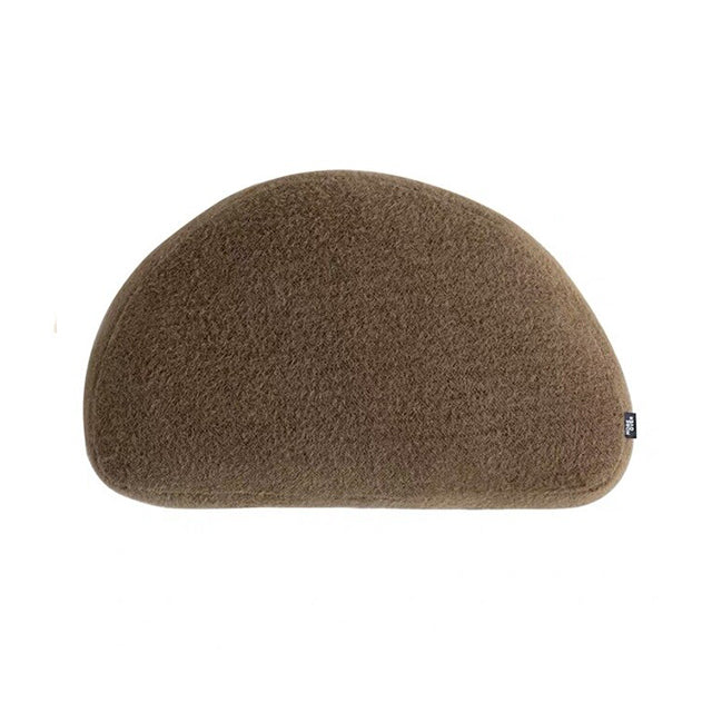 Teddy Cushion – Halfrond Fluwelen Sierkussen in Warmbruin