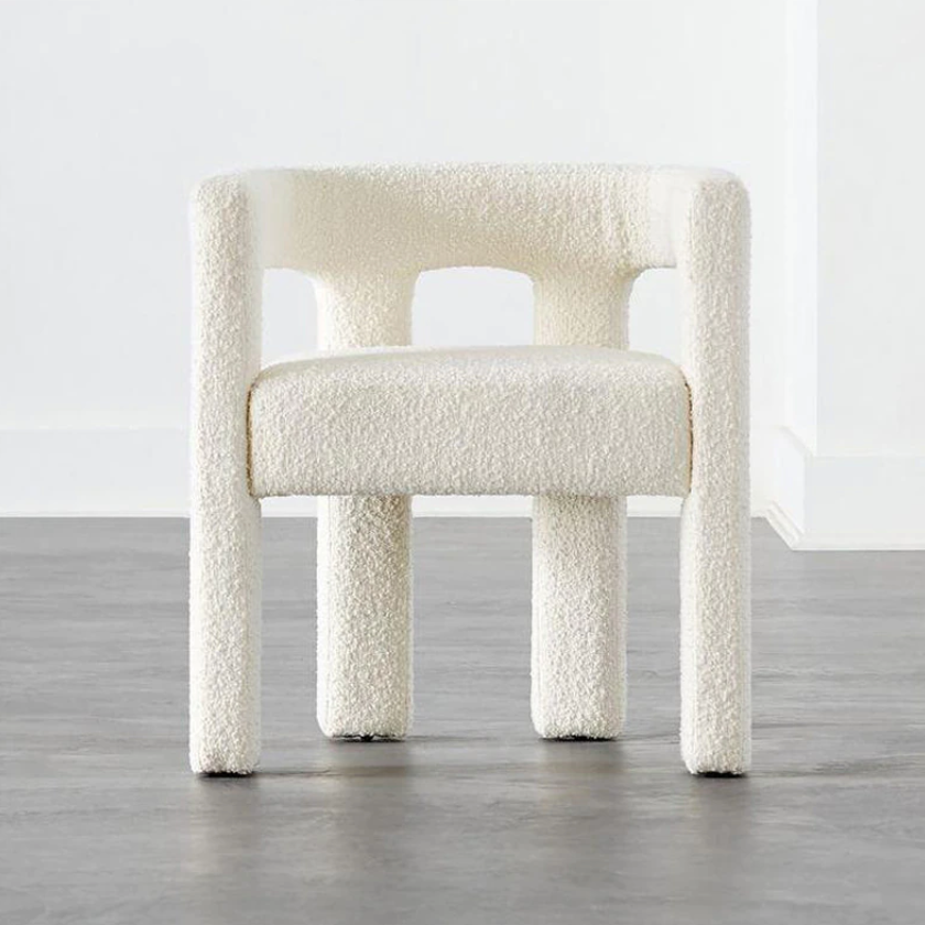 Lumière Chair – Moderne Bouclé Fauteuil met Omhullend Design