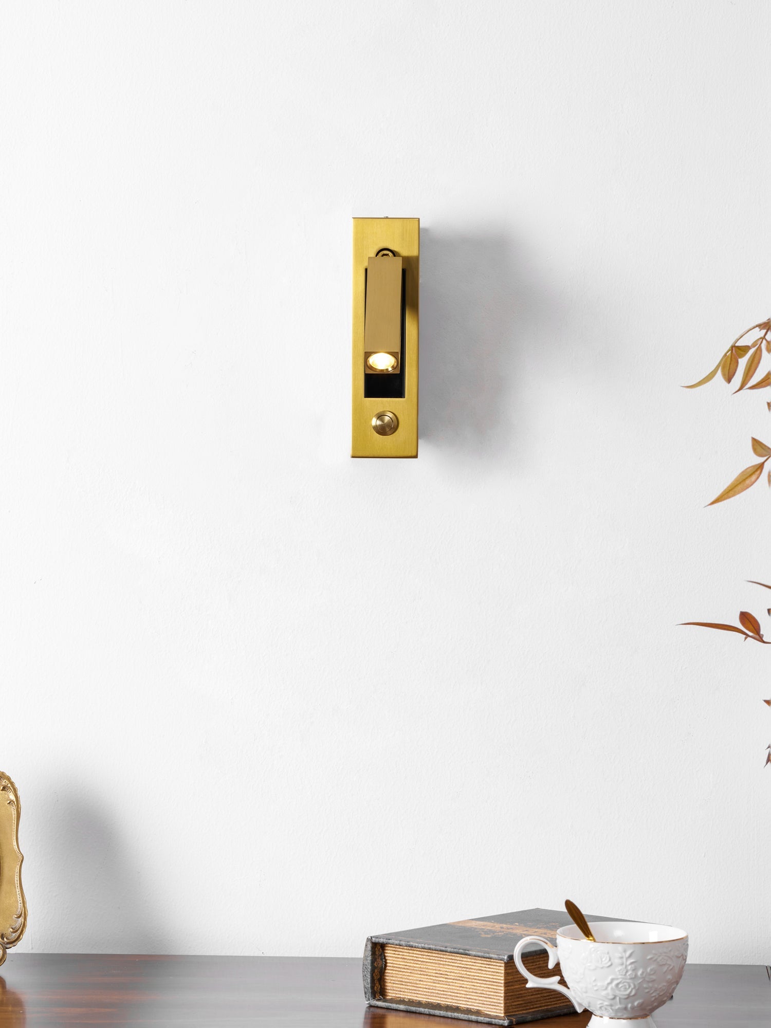 Noreva opklapbare LED wandlamp