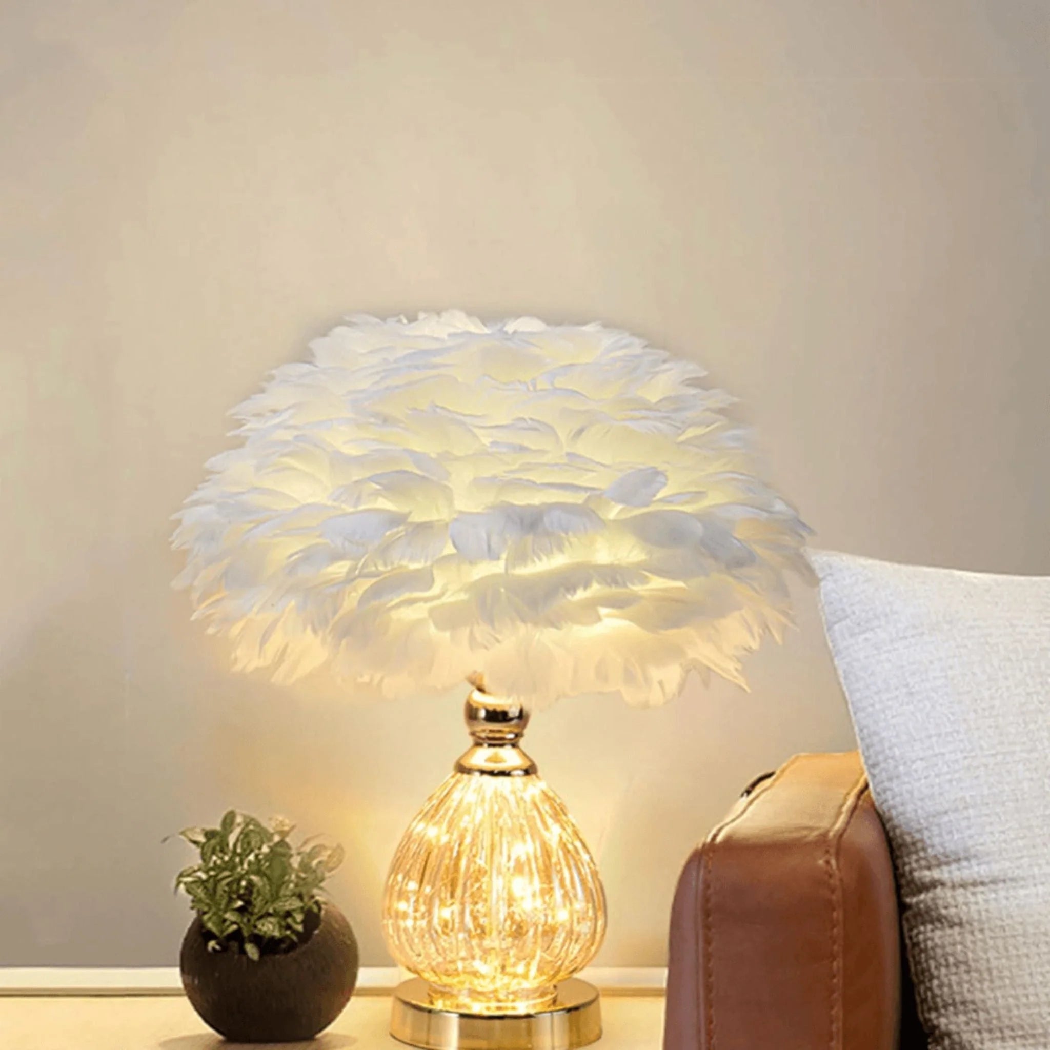 Feather Luxe – Nachtlamp met Struisvogelveren