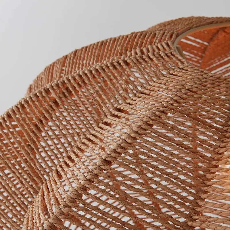 Hanglamp van vlechtwerk en ijzer – Bonq