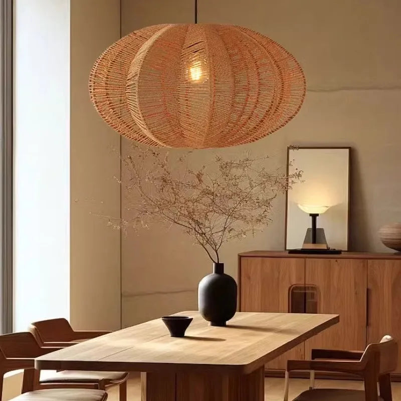 Hanglamp van vlechtwerk en ijzer – Bonq