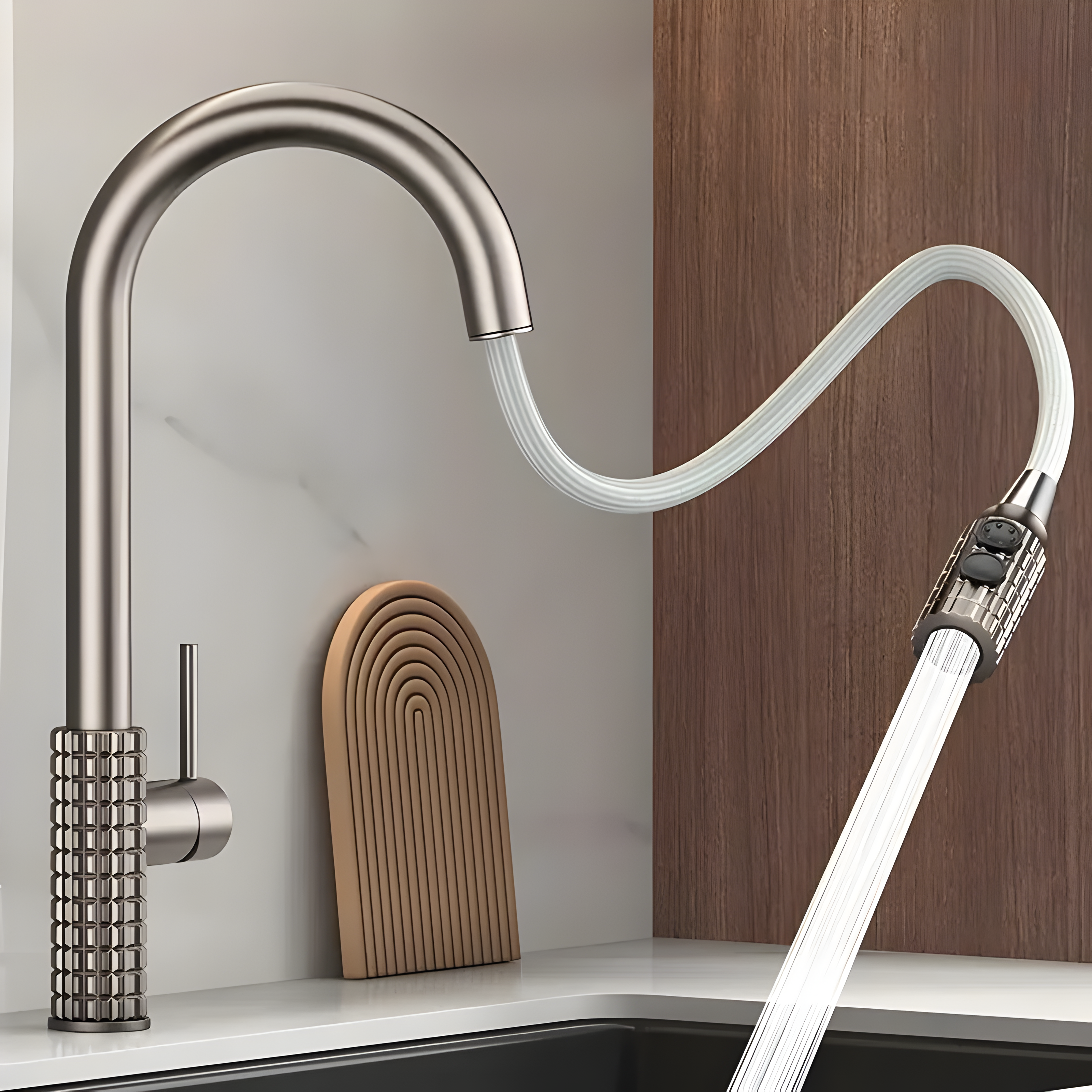 AureaArc – Antiek Messing Keukenmengkraan met Uittrekbare Sproeikop