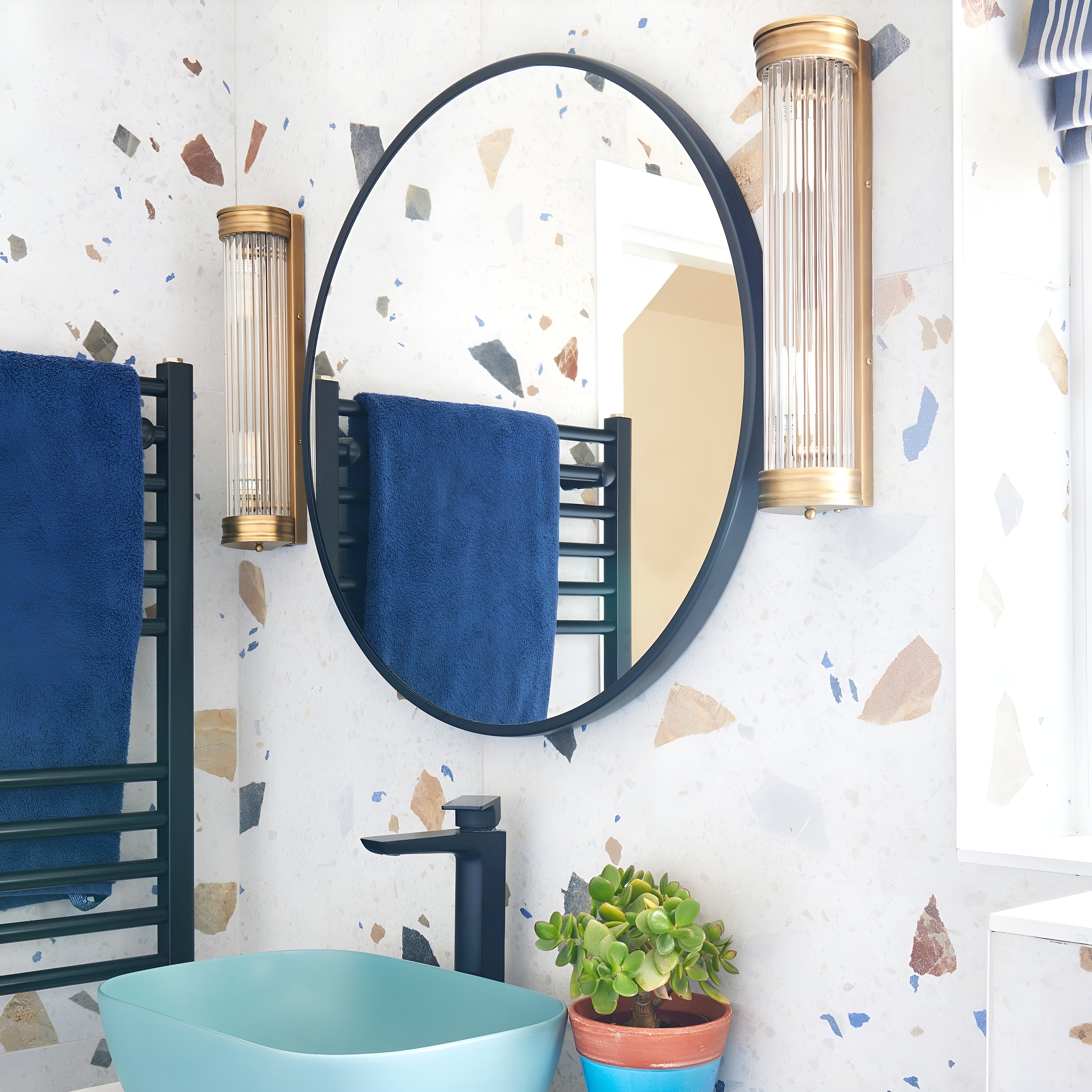 Celvéra – Art-Deco Wandlamp met Zachte Glans