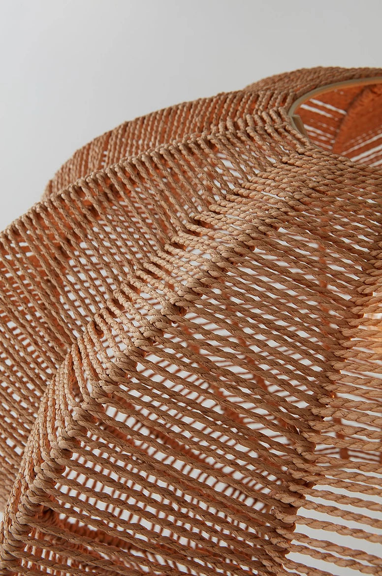 Hanglamp van vlechtwerk en ijzer – Bonq