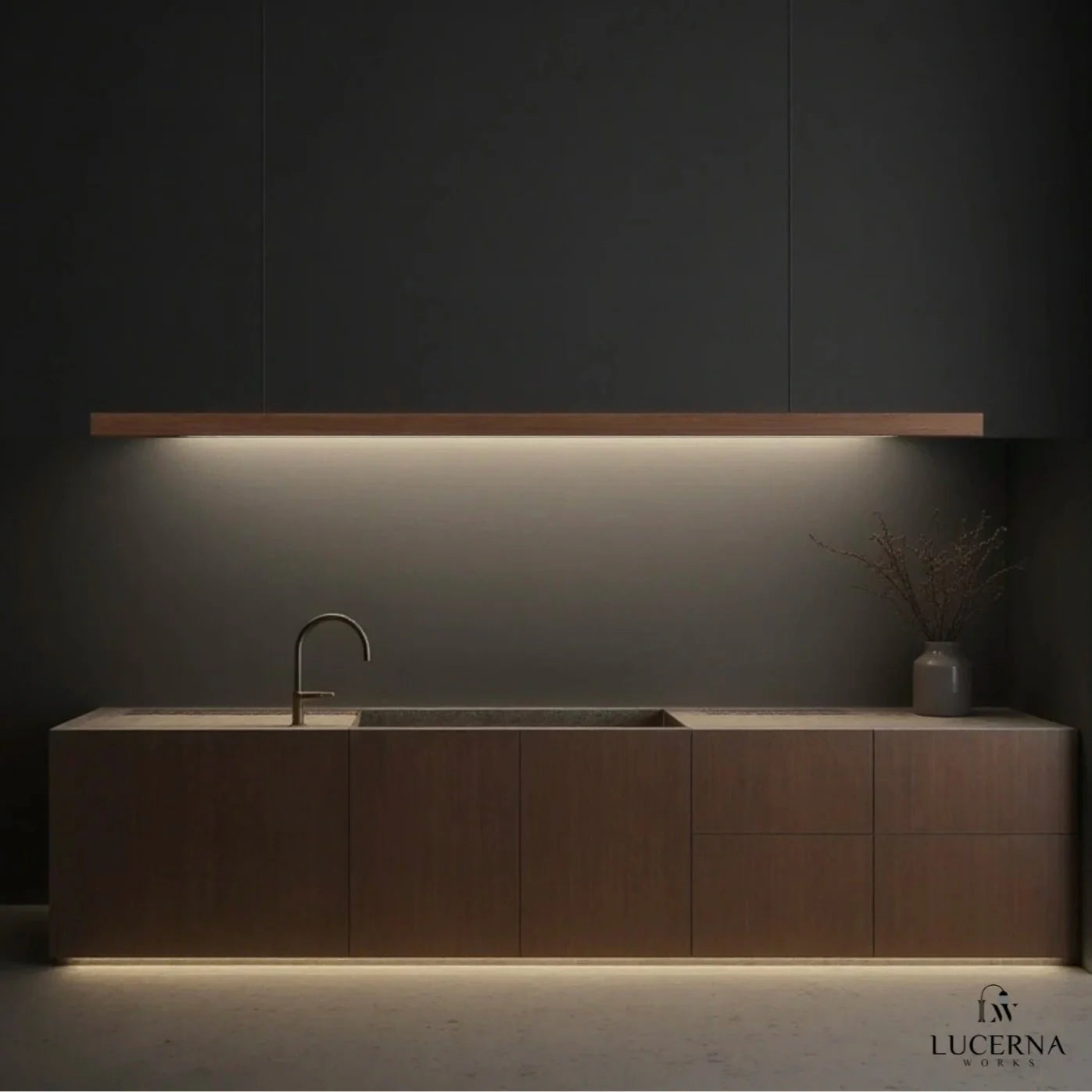 Glødra – Langwerpige Houten Hanglamp met Minimalistische Uitstraling