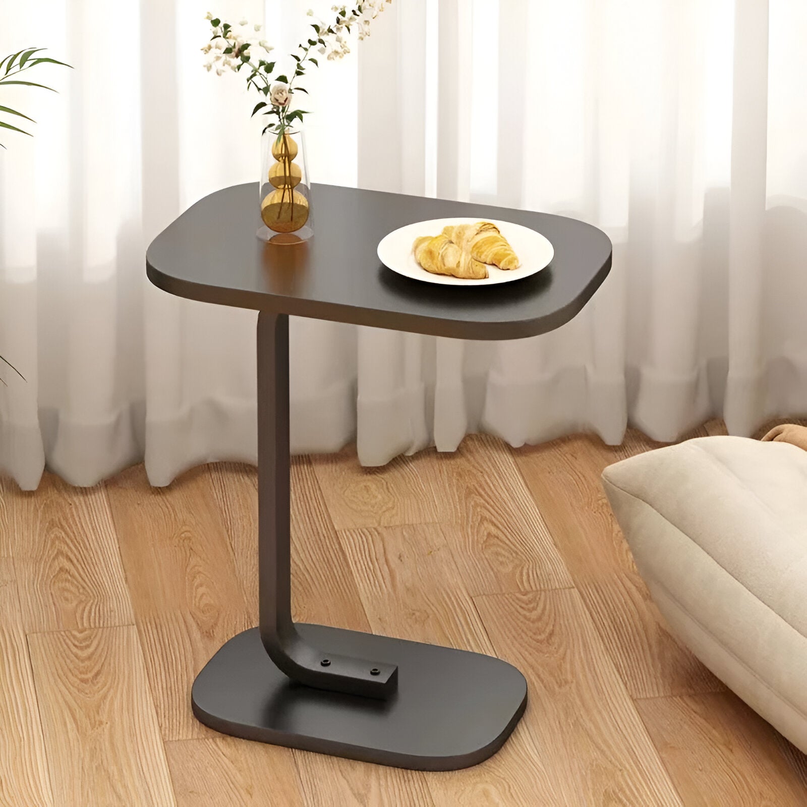 FormaC Side Table – Minimalistisch C-vormig Bijzettafeltje