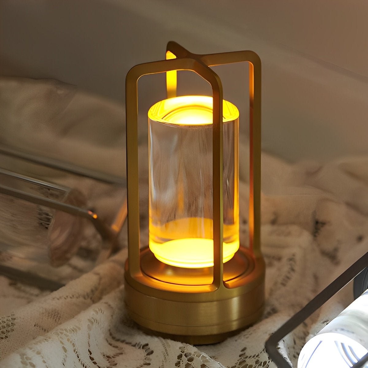 tafellamp van aluminium en acryl – Bonq