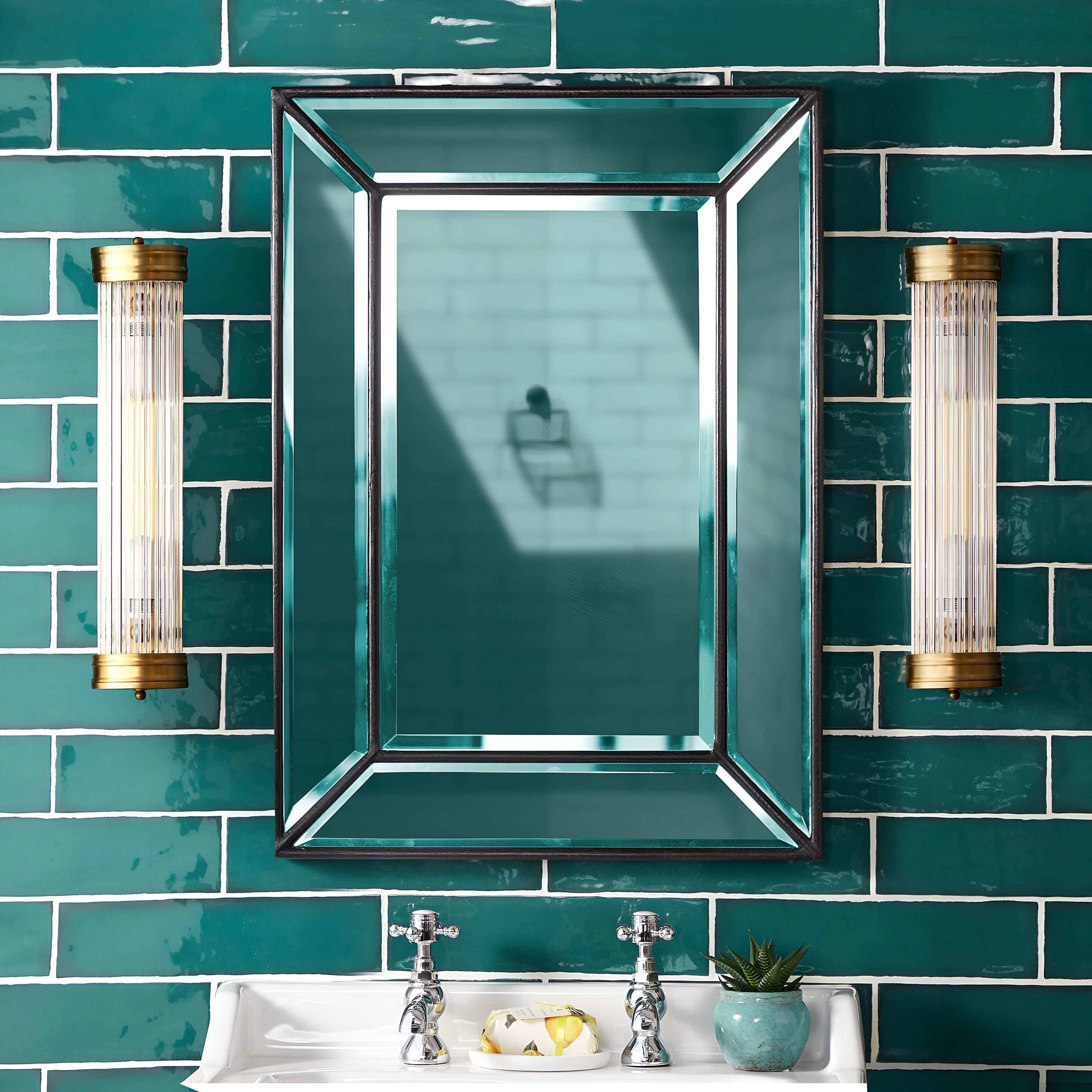 Celvéra – Art-Deco Wandlamp met Zachte Glans