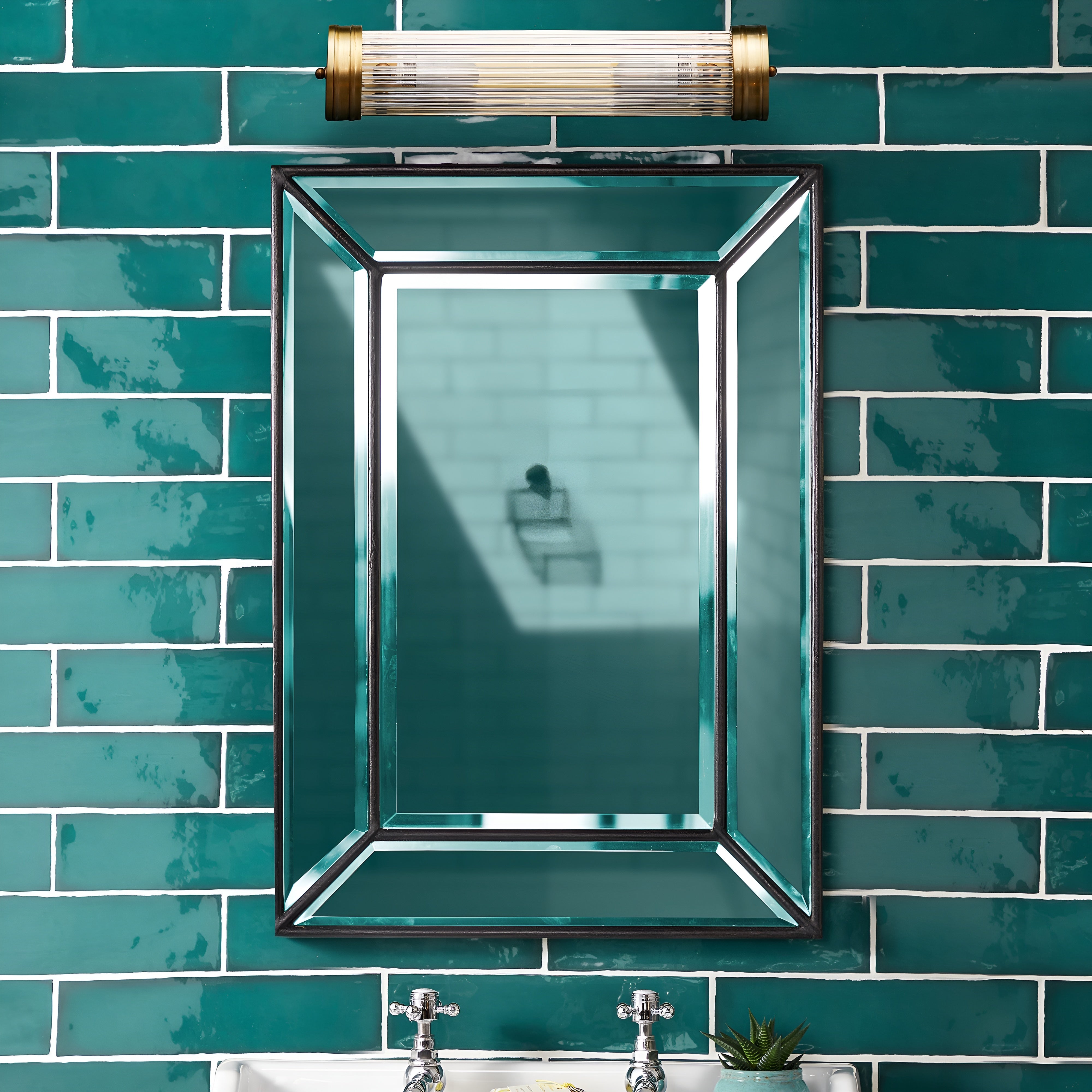 Celvéra – Art-Deco Wandlamp met Zachte Glans