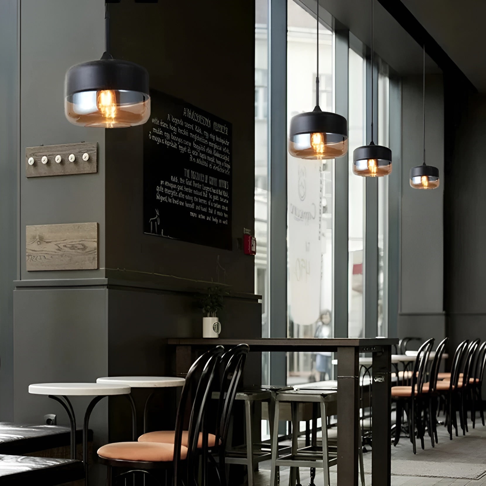 Amber Glow Hanglamp – Minimalistisch Design met Warm Karakter