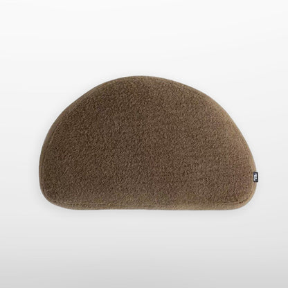 Teddy Cushion – Halfrond Fluwelen Sierkussen in Warmbruin