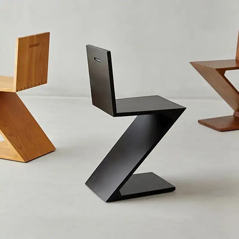 Zéphyr Chair – Moderne Houten Designstoel in Geometrische “Z”-Vorm