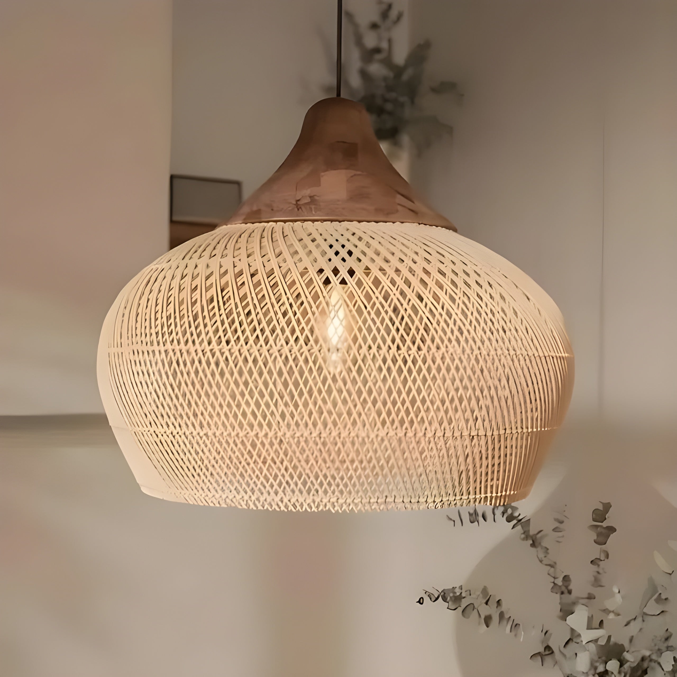 Naturalea Light – Handgemaakte Rotan Hanglamp met Warme Uitstraling