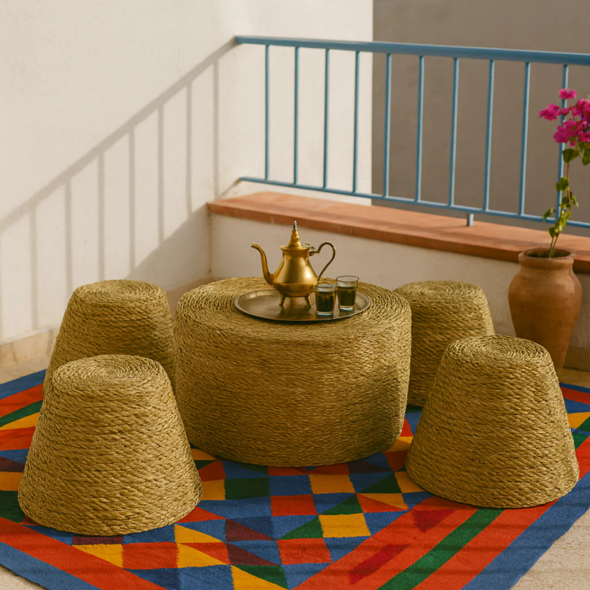 Halessa™ Halfa Tafel met 4 Tabourets – Bohemian & Handgemaakt Design