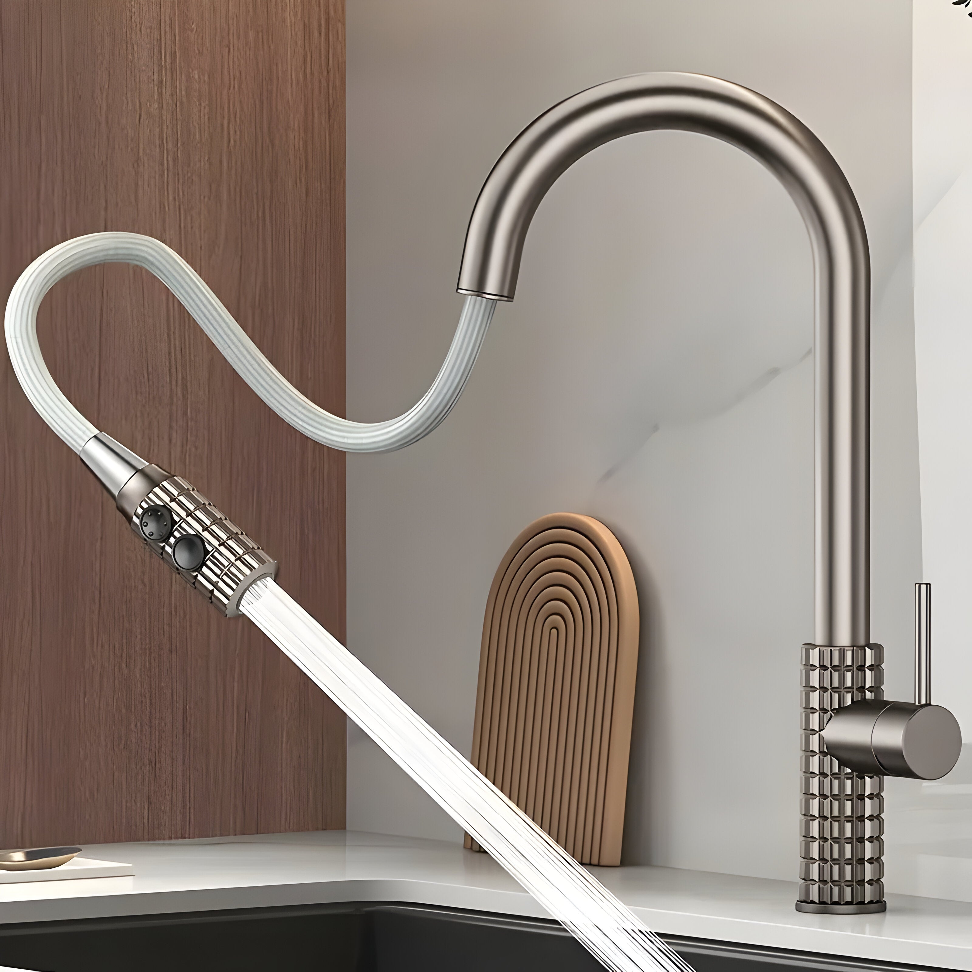 AureaArc – Antiek Messing Keukenmengkraan met Uittrekbare Sproeikop