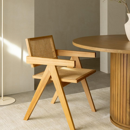 Fiolla™ Rotin Elegance Stoel – Natuurlijk Hout & Tijdloos Design