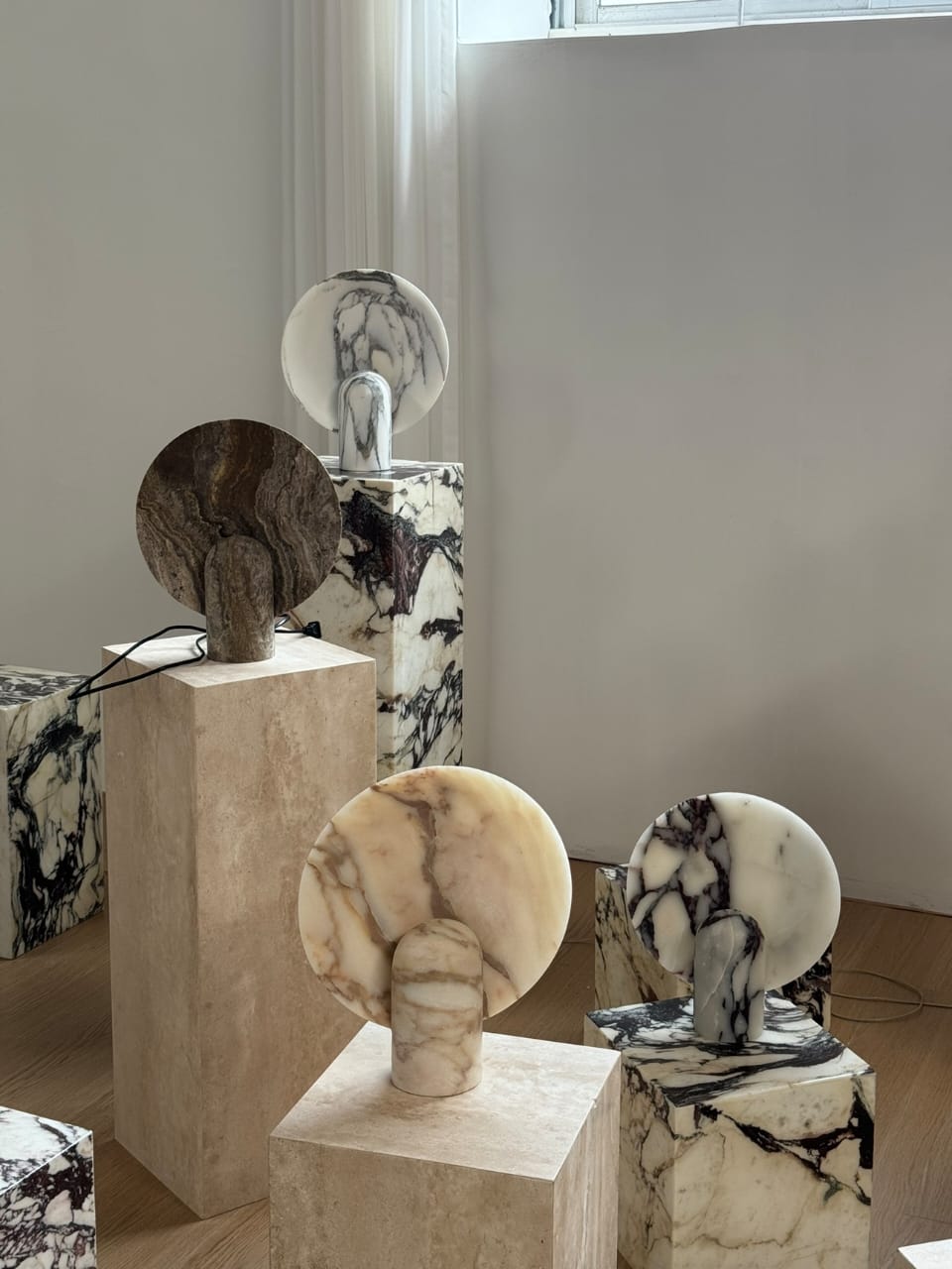 Celestia – Designlamp van Carrara Marmer