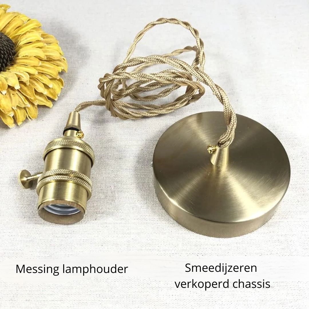 Glazen hanglamp met metalen fitting – Bonq