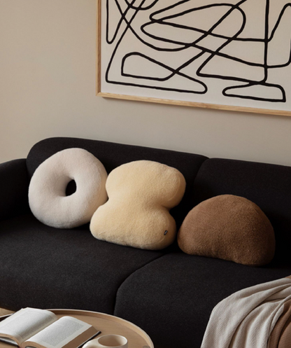 Teddy Cushion – Halfrond Fluwelen Sierkussen in Warmbruin