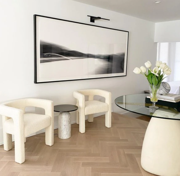 Lumière Chair – Moderne Bouclé Fauteuil met Omhullend Design