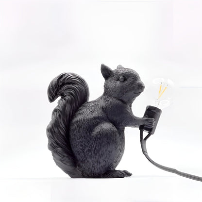 NutriGlow – Scandinavische LED Tafellamp met Eekhoorn-Design