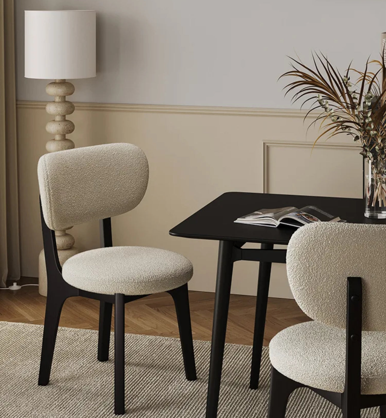 Marivelle Chair – Luxe Bouclé Stoel met Massief Houten Frame