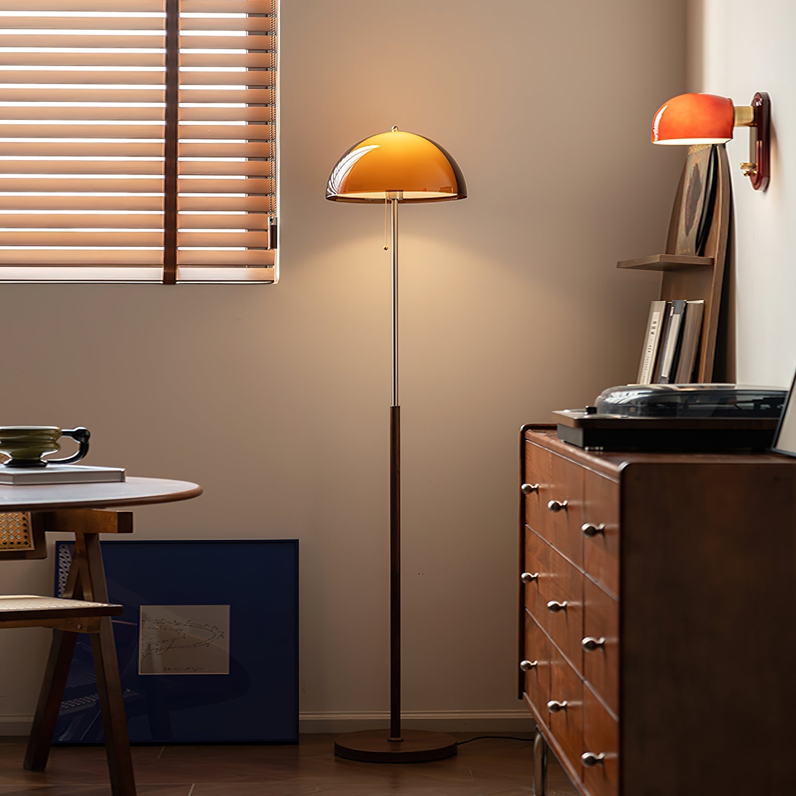 Vloerlamp van hout, metaal en acryl – Bonq