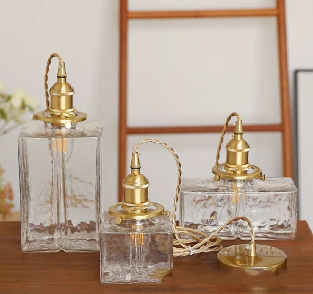 Hanglamp van glas met gouden snoer – Bonq