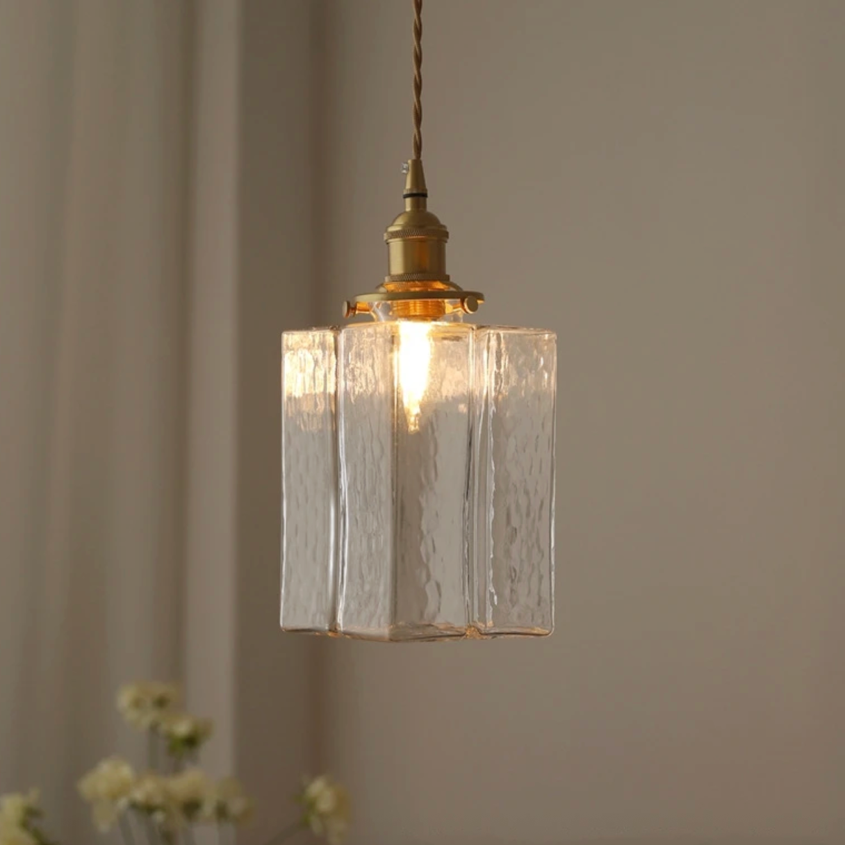 Hanglamp van glas met gouden snoer – Bonq