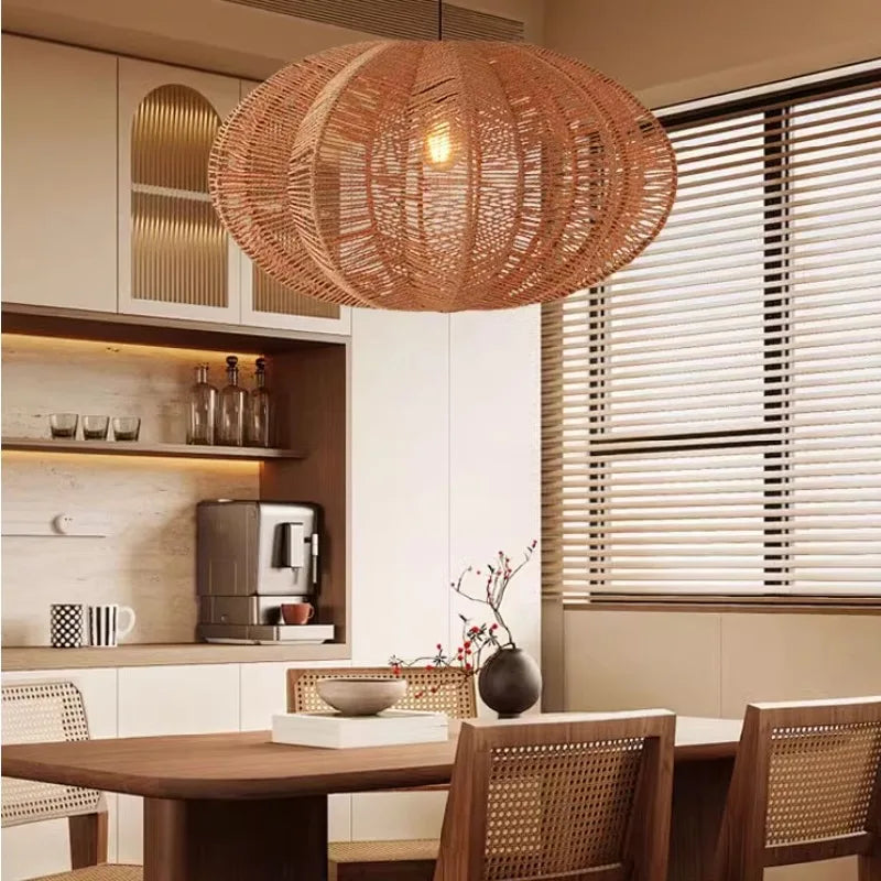 Hanglamp van vlechtwerk en ijzer – Bonq