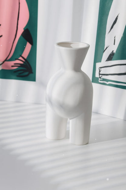 Helora – Sculpturale Human Vaas in Keramiek