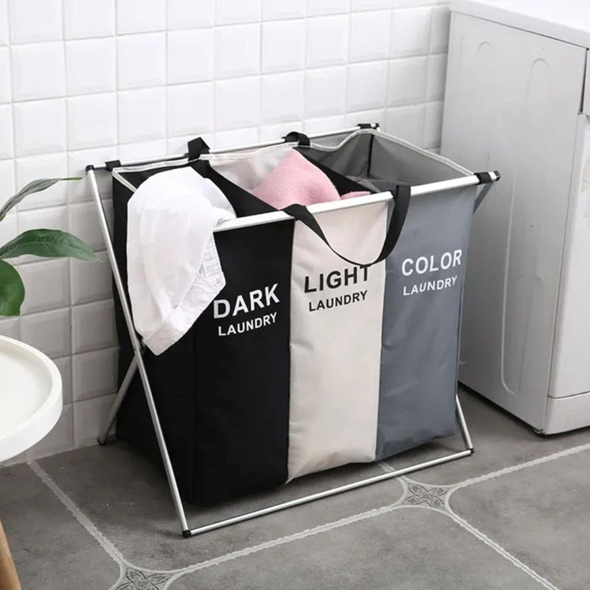TriFold™ – Plooibare Wasmand met 3 Vakken | Waterdicht, Duurzaam & Ruimtebesparend