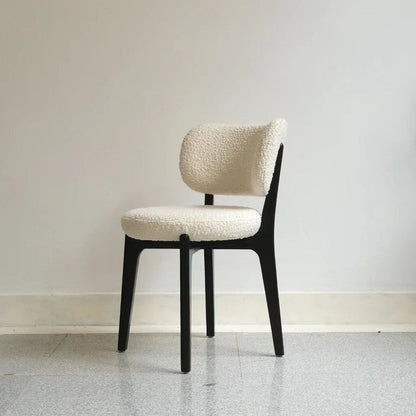 Marivelle Chair – Luxe Bouclé Stoel met Massief Houten Frame
