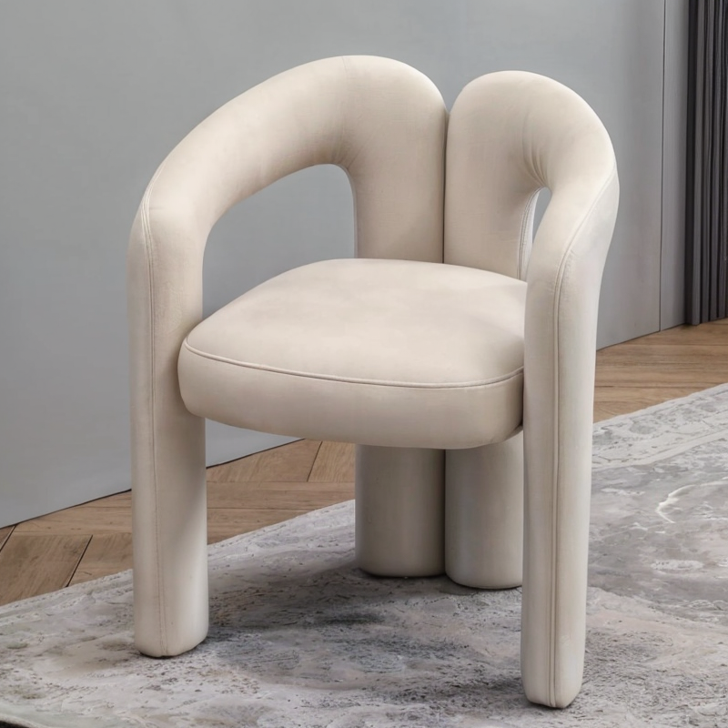 Étoile Chair – Luxe Fluwelen Designstoel met Omhullende Rugleuning