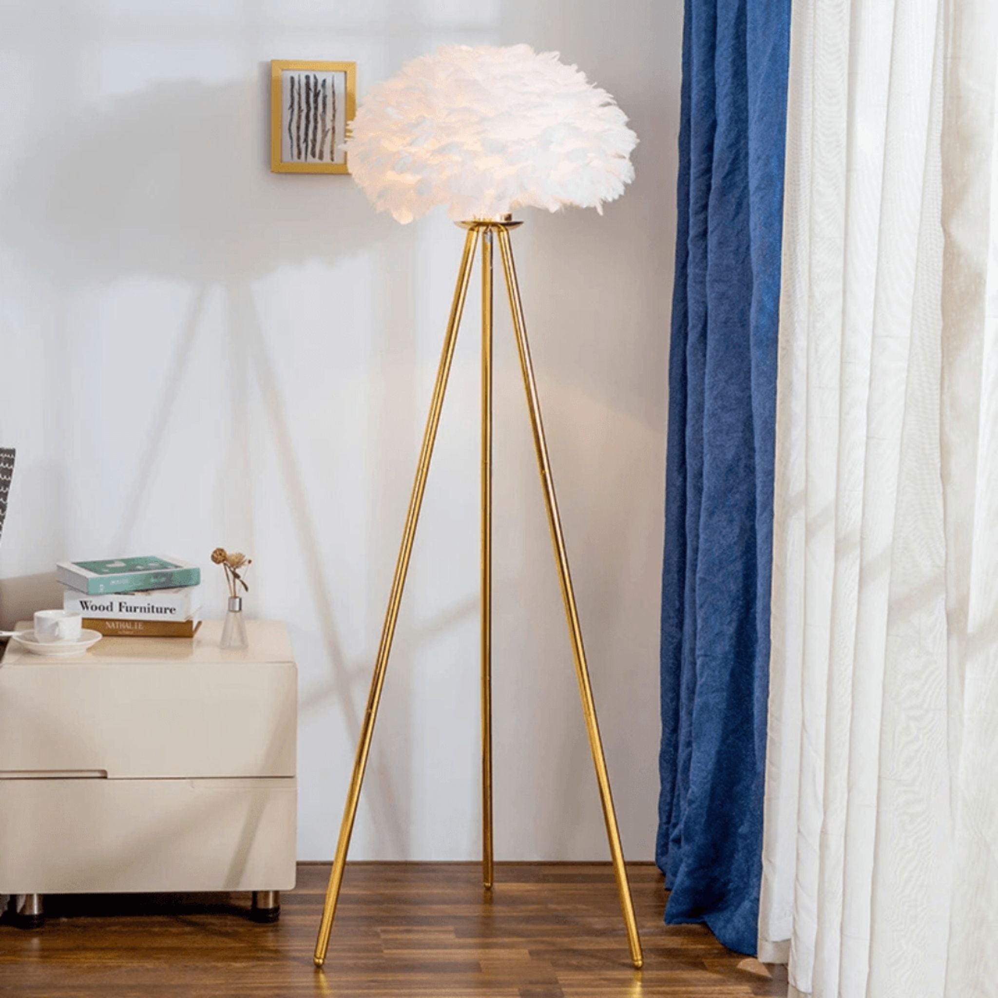 PlumaLuxe Vloerlamp – Elegant Design met Struisvogelveren