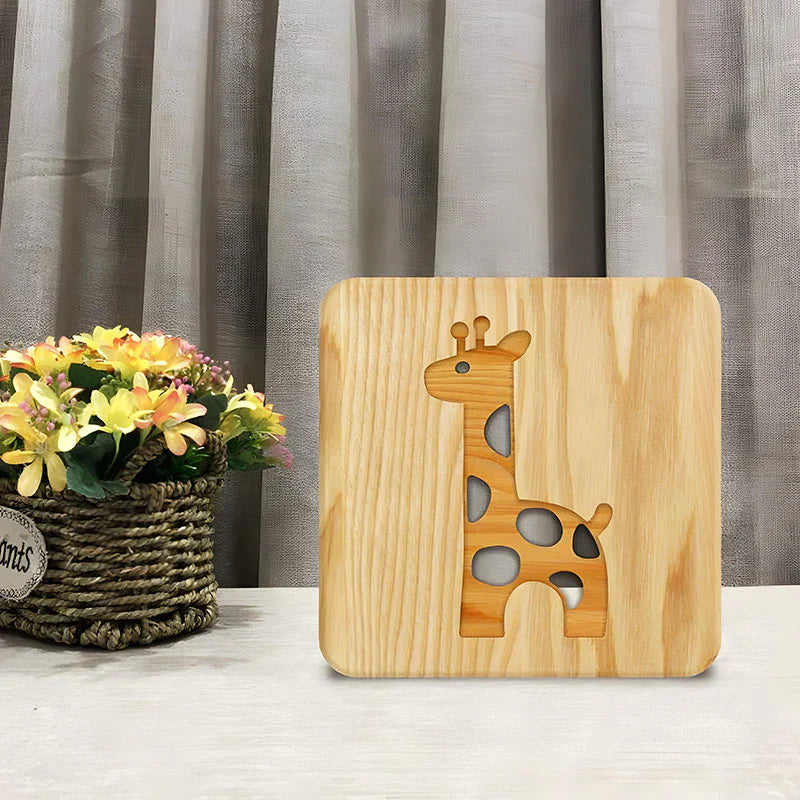 PineGlow – Houten Kinderlamp met Touch-Dimmer