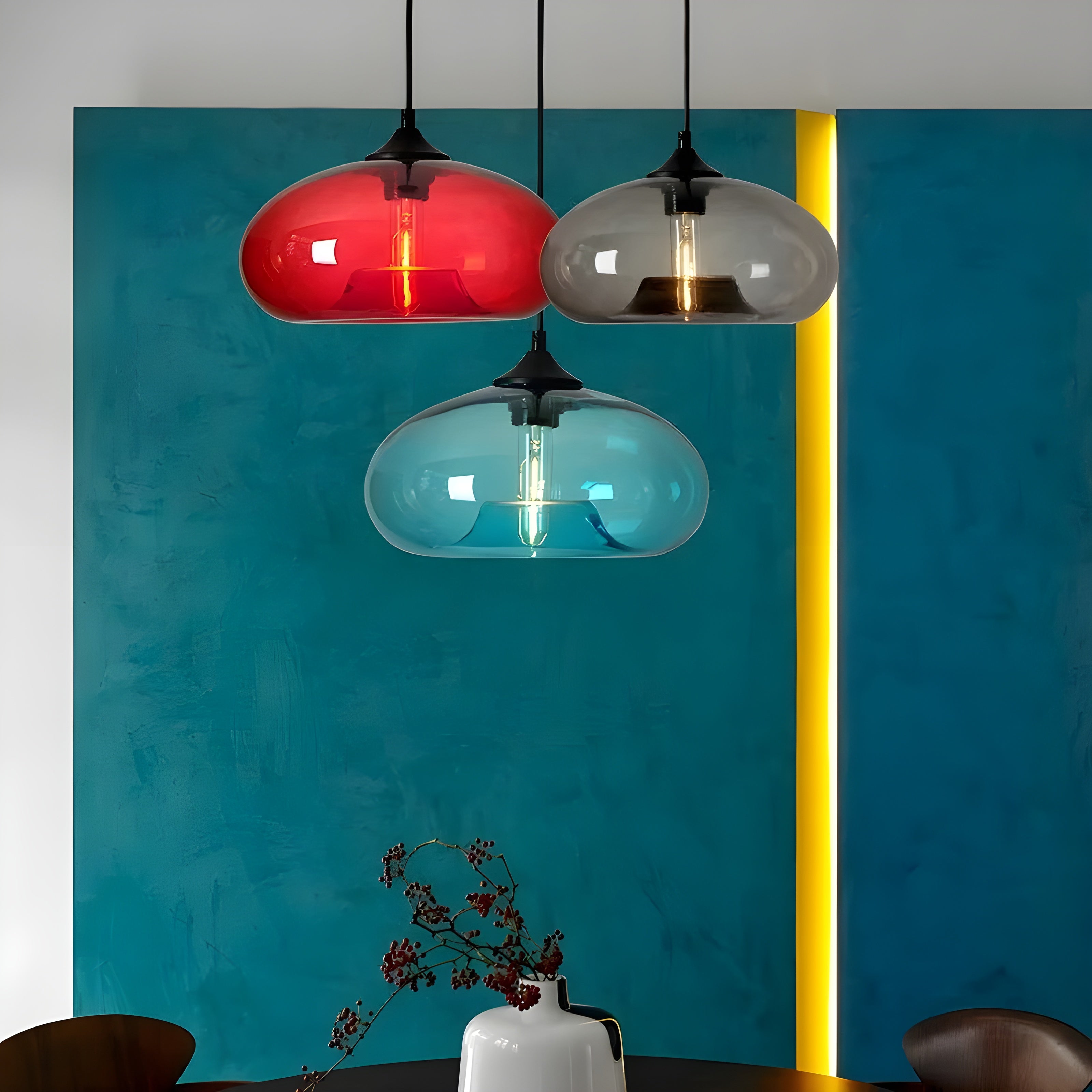 AuroraGlass Light – Kleurrijke Glazen Hanglamp in Scandinavisch Design