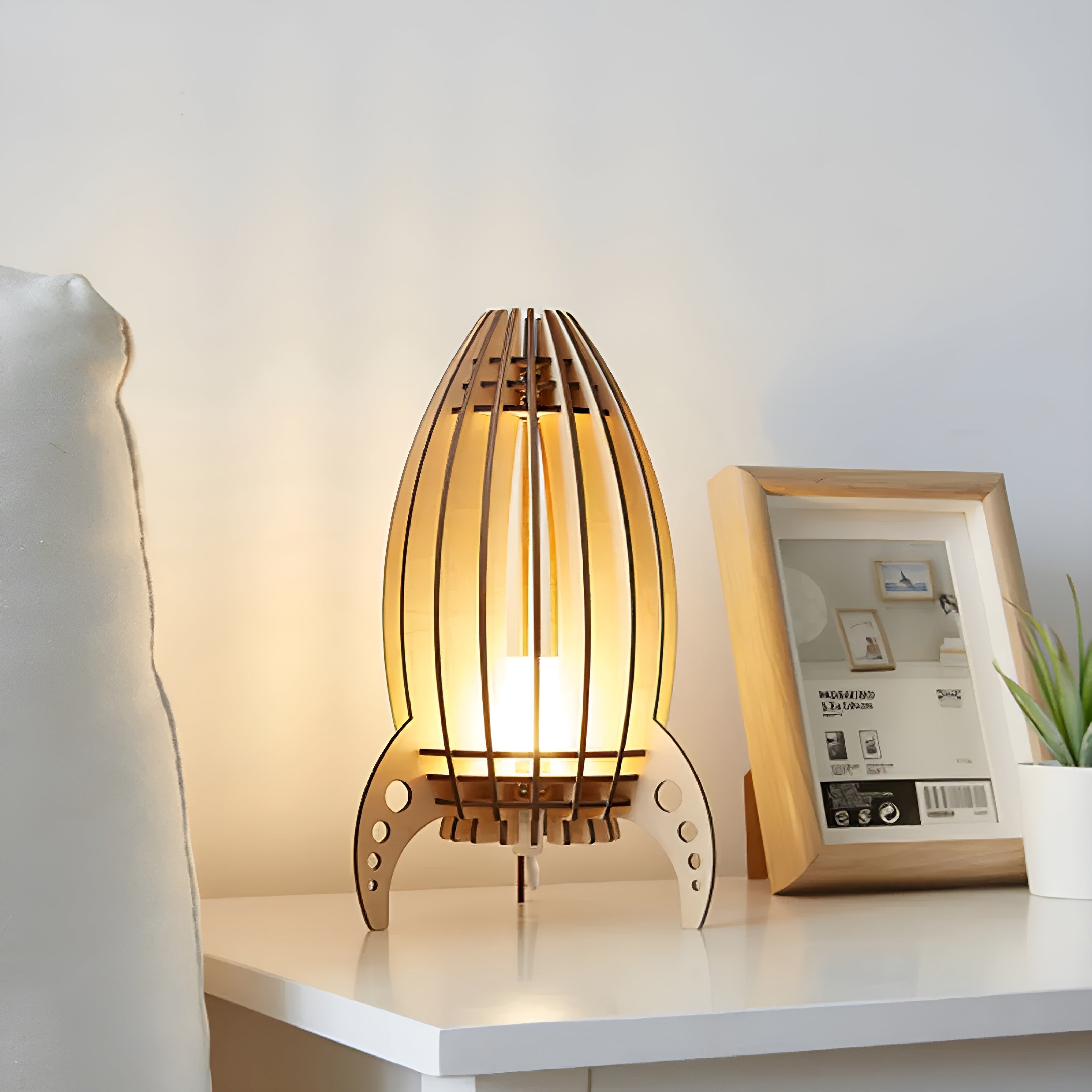 RocketWood – Houten Nachtlamp in Raketten-Design