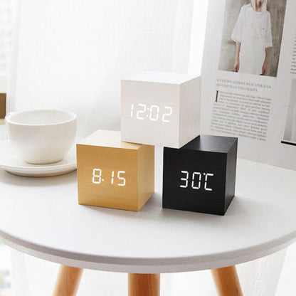 Plyra  – Stijlvolle LED Wekker met Minimalistisch Design & Slimme Functies